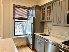 354 Marlborough St, Unit 2 in Boston, MA - Building Photo - Building Photo