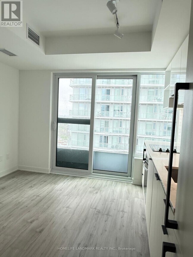 252-3252 Church St in Toronto, ON - Building Photo - Building Photo