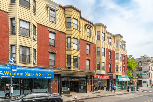 706 Manhattan Ave in Brooklyn, NY - Building Photo - Building Photo