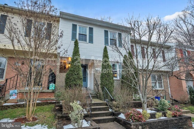 6055 Crown Royal Cir in Alexandria, VA - Building Photo - Building Photo