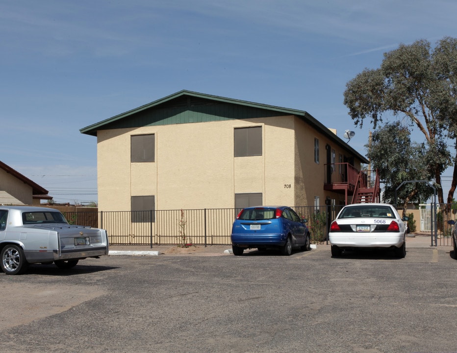 708 W 11th St in Casa Grande, AZ - Foto de edificio
