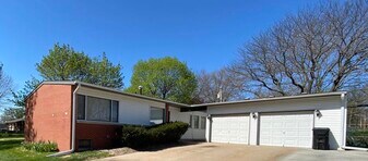 3727 NW 50th St in Lincoln, NE - Building Photo