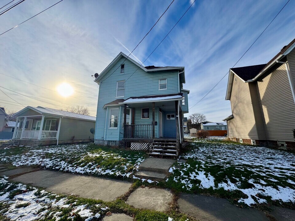 641 Garfield Ave SW in Canton, OH - Foto de edificio