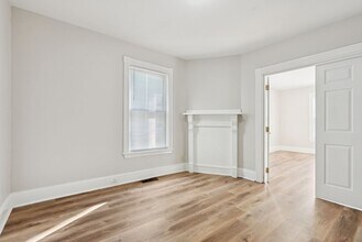 225 Valley St in Portland, ME - Building Photo - Building Photo