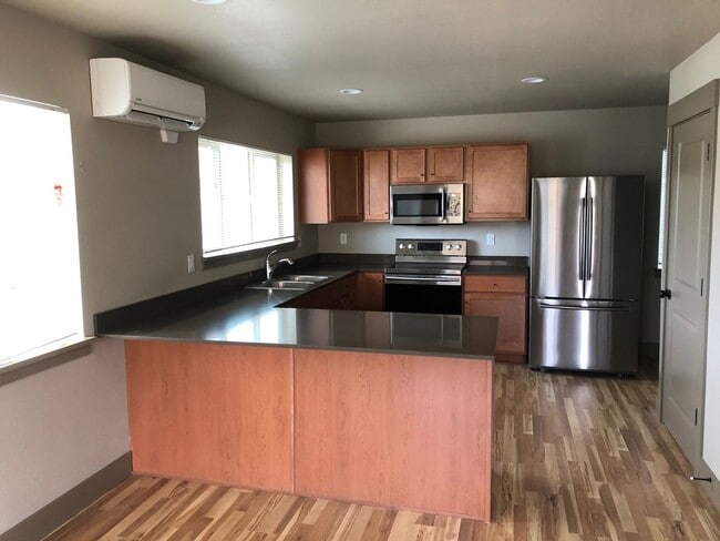 150 E 15th Ave in Eugene, OR - Foto de edificio - Building Photo