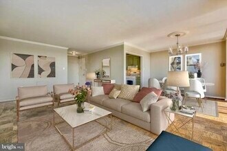 10500 Rockville Pike, Unit 1321 in Rockville, MD - Building Photo - Building Photo