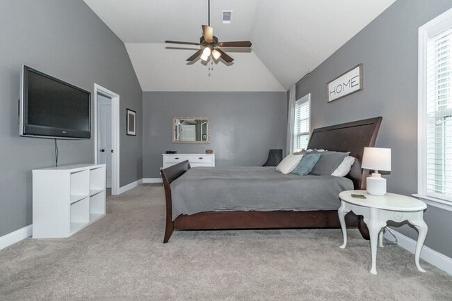 property at 5461 Everlook Cir