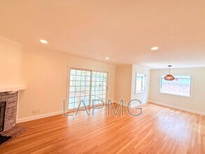 16457 Gledhill St in Los Angeles, CA - Building Photo - Building Photo