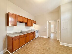 215 N Mecklenburg Ave in South Hill, VA - Building Photo - Building Photo