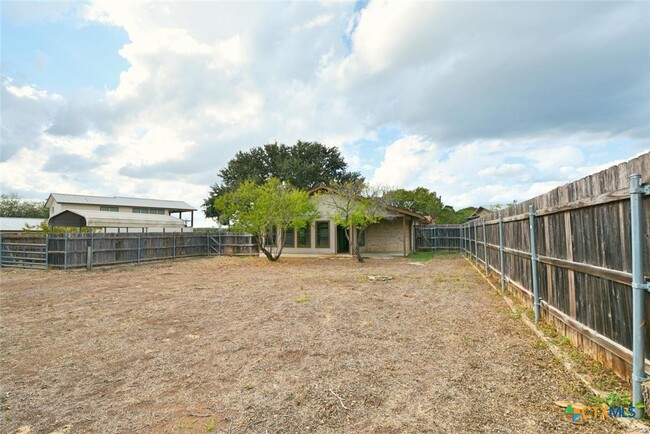 property at 1274 E Common St