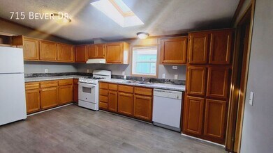 715 Bever Dr in Towanda, KS - Building Photo - Building Photo