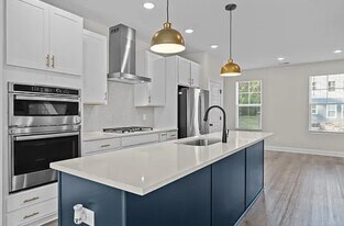 1975 Fahey Dr in Apex, NC - Building Photo