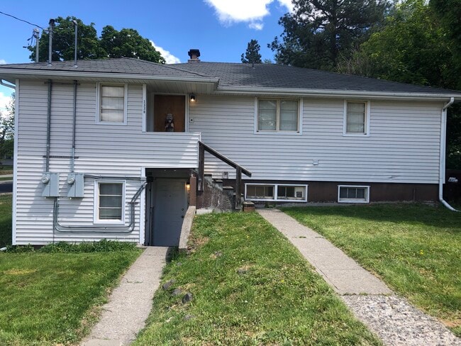 1330 NE Hillside Dr, Unit A in Pullman, WA - Building Photo - Building Photo