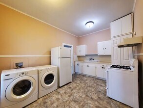 1722 N Pine St in San Antonio, TX - Building Photo - Building Photo