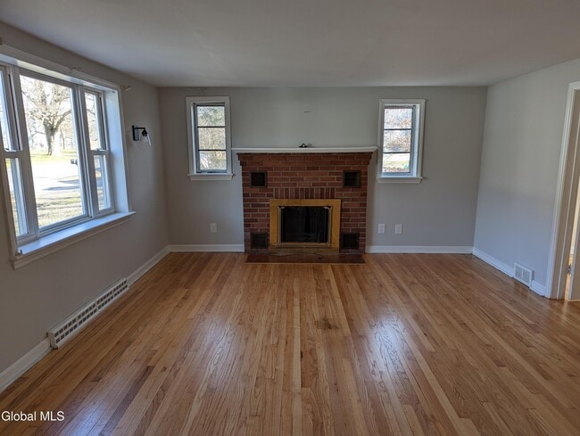 73 Vly Rd in Colonie, NY - Building Photo - Building Photo