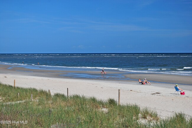 162 Greensboro St in Holden Beach, NC - Building Photo - Building Photo