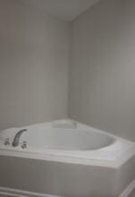 8180 Oakley Cir in Union City, GA - Foto de edificio - Building Photo