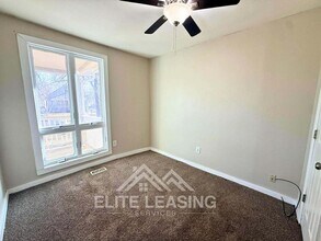 1027 SW Woodward Ave in Topeka, KS - Building Photo - Building Photo