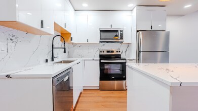 2106 Oakes Ave in Everett, WA - Building Photo - Building Photo