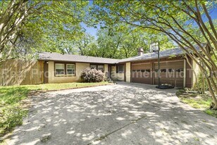 2827 Blackwood Dr in Arlington, TX - Building Photo