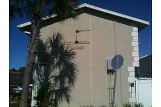 New America Townhomes in Port Richey, FL - Foto de edificio - Building Photo