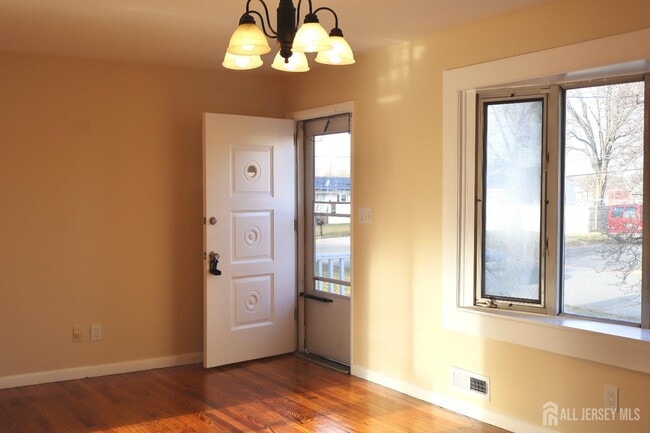 13 Carpathia St in Piscataway, NJ - Building Photo - Building Photo