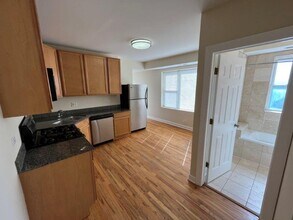 4606 N Monticello Ave, Unit 3S in Chicago, IL - Foto de edificio - Building Photo