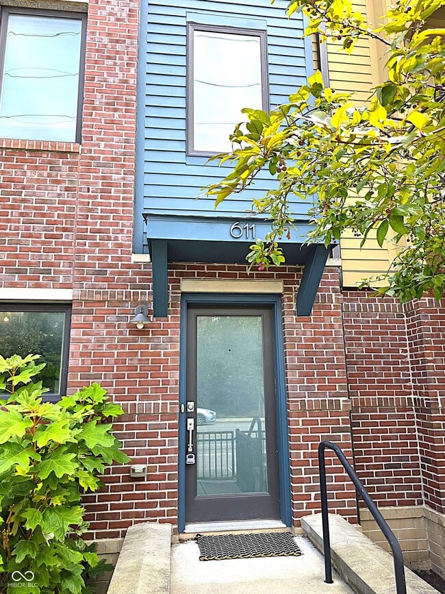 property at 611 E 11th St