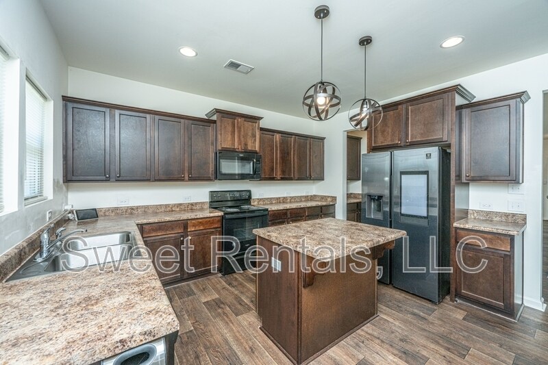 105 Rockingham Way in Moncks Corner, SC - Building Photo