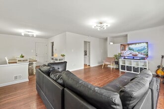1213 Gladstone Dr in Rockville, MD - Building Photo - Building Photo