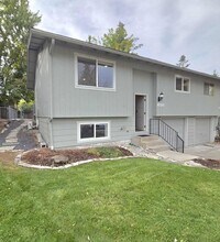 110 Eastridge Dr in East Wenatchee, WA - Building Photo - Building Photo