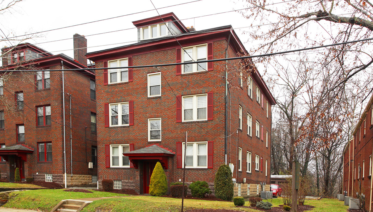 Pennwood Apartments in Pittsburgh, PA - Building Photo