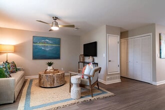 ReNew Dunwoody in Sandy Springs, GA - Building Photo - Building Photo