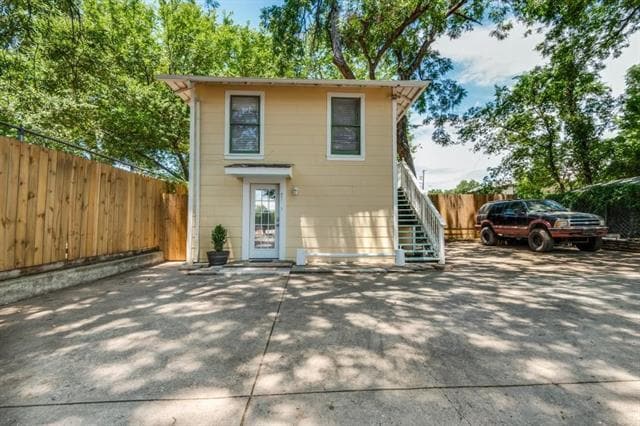 property at 4527 Worth St