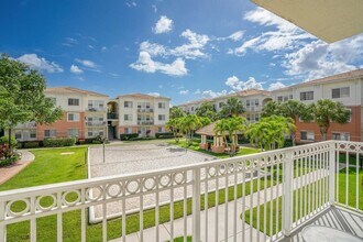 9845 Baywinds Dr in West Palm Beach, FL - Building Photo - Building Photo