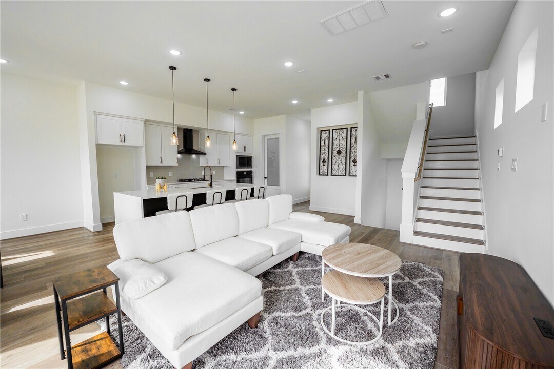 4107 Dreyfus St in Houston, TX - Building Photo