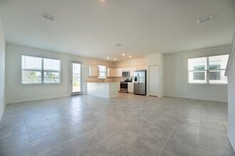 307 Nine Iron Dr in Davenport, FL - Building Photo - Building Photo