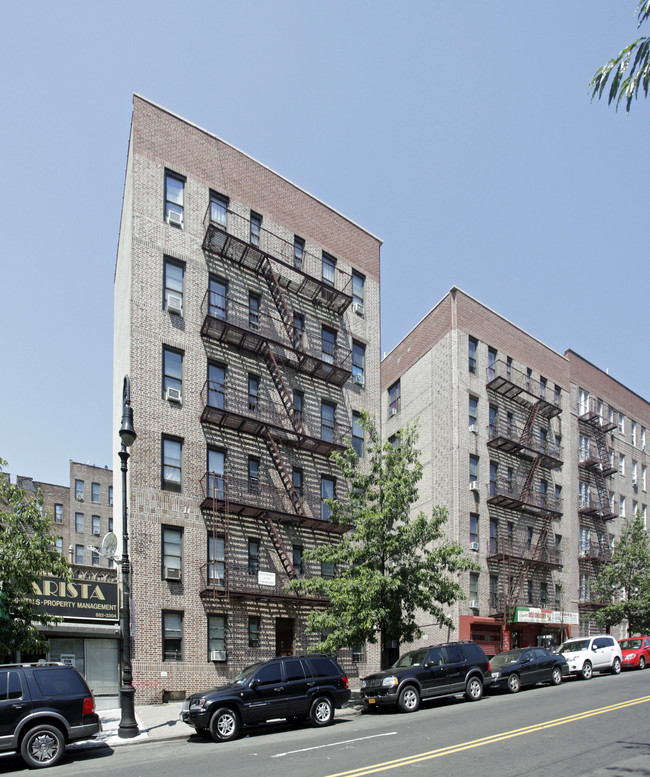 3215 Bainbridge Ave in Bronx, NY - Foto de edificio - Building Photo