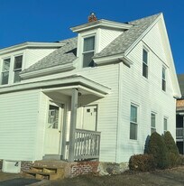 17 Central St, Unit Apt. 4 in Derry, NH - Building Photo