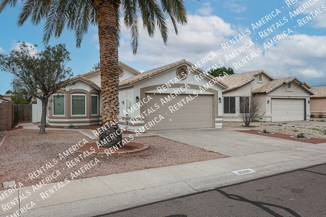property at 2517 W Sheffield Ave