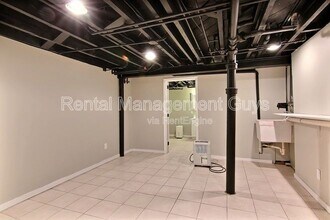 2041 Laurel Ave in St. Paul, MN - Building Photo - Building Photo