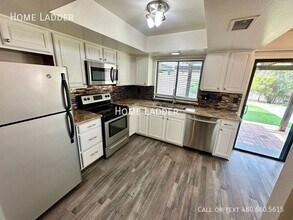 1702 N Ventura Ln in Tempe, AZ - Building Photo - Building Photo