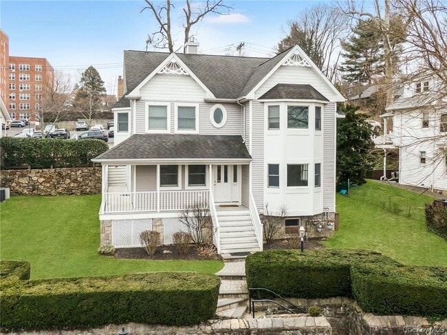 122 Sagamore Rd in Tuckahoe, NY - Building Photo - Building Photo