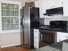 2802 New Providence Ct in Falls Church, VA - Building Photo