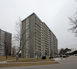 Havenbrook Towers in Toronto, ON - Building Photo - Building Photo