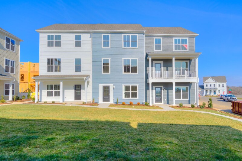 505 John Adams Dr NW in Christiansburg, VA - Building Photo