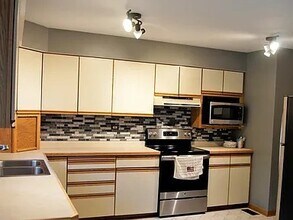 4725 W Crystal Lake Rd in McHenry, IL - Building Photo - Building Photo