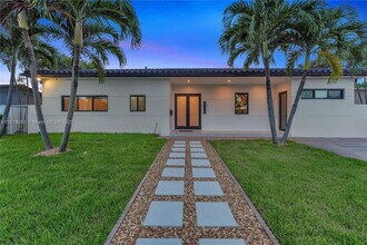 21100 NE 25th Ct in Miami, FL - Building Photo - Building Photo