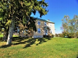 27 Yasgur Rd in Cochecton, NY - Building Photo