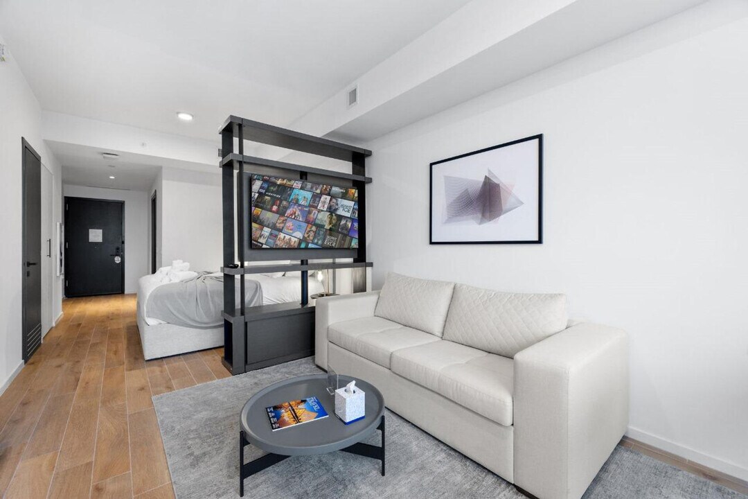 398 NE 5th St in Miami, FL - Building Photo